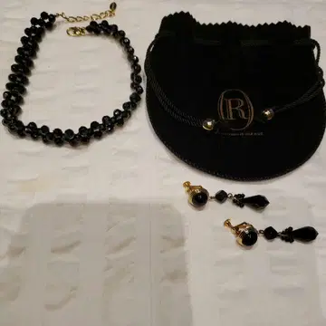블랙 비즈 초커와 골드 귀찌 세트 (ROPE)