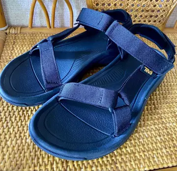 새상품급 Teva 블랙 스포츠 샌들 허리케인 24cm