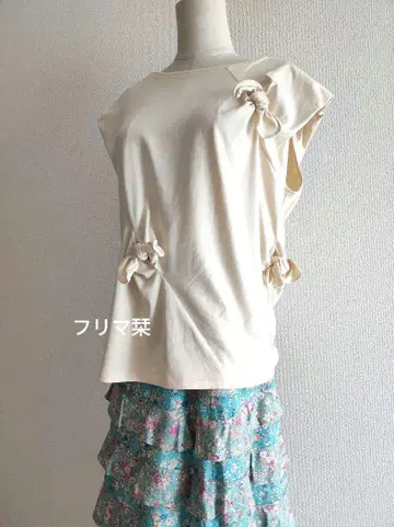 LeurLogette 오리본 슬리브리스 티셔츠 룰루로제트