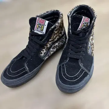 Vans 레오파드 무늬 스니커즈 하이컷