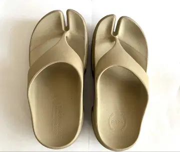 Paes Fripflop 샌들 베이지 사이즈 23cm 36