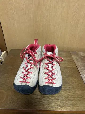 KEEN 등산화 하이컷 베이지/레드