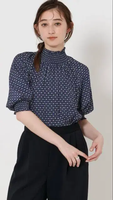 미사용 새상품! 유나이티드 애로우즈 블라우스 네이비