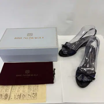BRUNOMAGLI 네이비 샌들