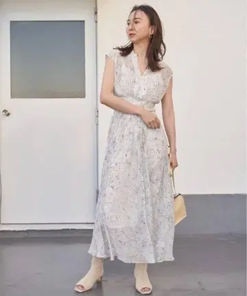 새상품 프레이 아이디 라인 아트 쉬폰 원피스 FRAY I.D