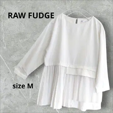 RAW FUDGE 로우 퍼지 화이트 긴팔 상의 레이어드 변형