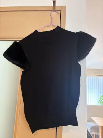 tocco closet 퍼 슬리브 절개 니트 풀오버