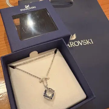 스와로브스키 크리스탈 펜던트 목걸이