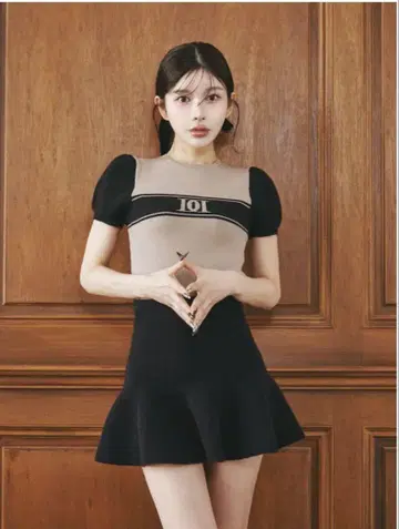 다리치 DD 로고 바이컬러 니트 탑