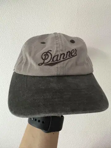 Danner 베이지 다크 그레이 캡