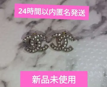 미사용 새상품 CC 실버 로고 귀걸이 큐빅