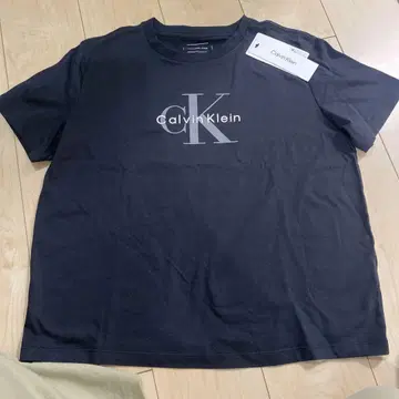 #calvinklein 티셔츠