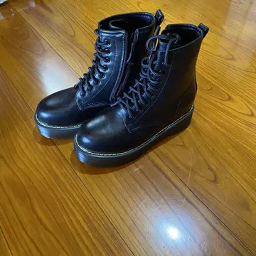 Fabby fabby 레이스업 부츠 블랙