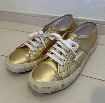 SUPERGA 골드 스니커즈