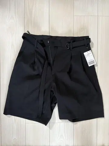 SHANTUNG BELTED 2P SHORT 블랙 S-L