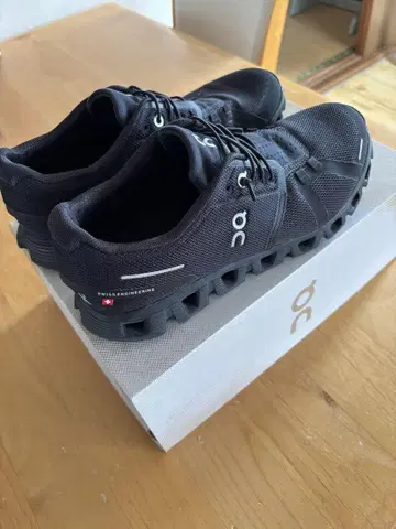 On 러닝화 블랙 사이즈 26cm