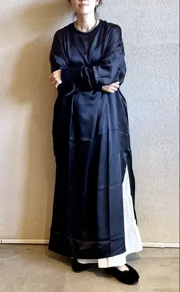 journal standard luxe 새틴 크루넥 슬릿 원피스
