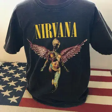 닐바나 Nirvana L 밴딩 티셔츠 락 티셔츠 .