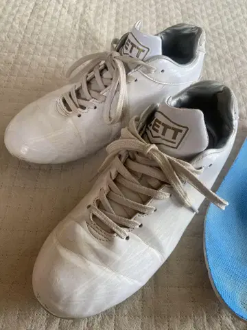 ETT 화이트 스파이크 슈즈 25.0cm