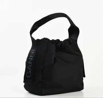 GIANNI 블랙 나일론 파우치 백