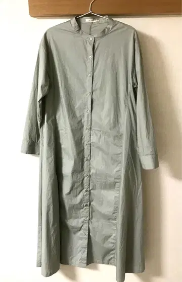 한 장으로 여름을 보낼 수 있는 크리 콘포르토 원피스 나츄란
