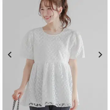 택 포함 새상품 fitmore 플라워 레이스 자수 페플럼 탑