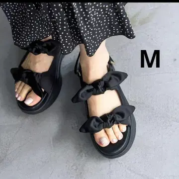컨디션 최상 2024 루타론 리본 스니커즈 밑창 샌들 M 사이즈 블랙