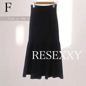 RESEXXY 리젝시 블랙 플레어 스커트