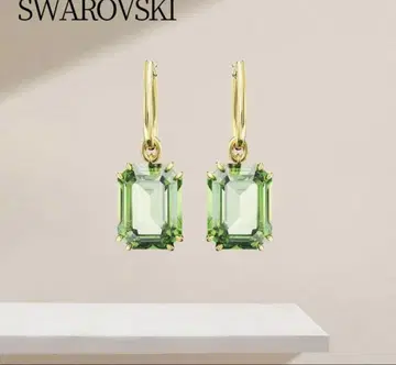 SWAROVSKI MILLENIA 그린 컬러 귀걸이