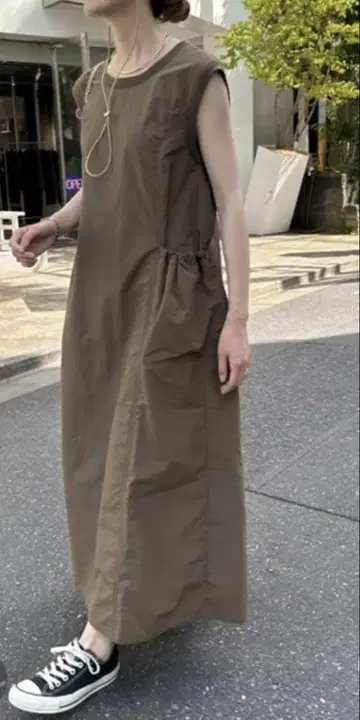 차오패닉 티피 [WEB 한정판] 나일론 드로스트 포켓 볼륨 원피스