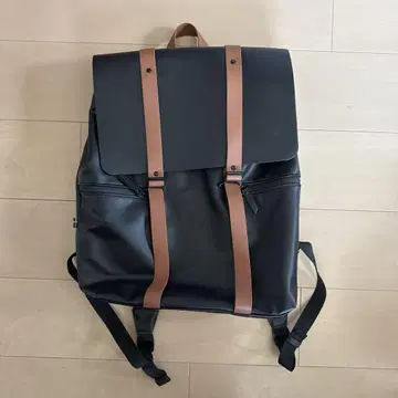 GASTON LUGA 플랩 백팩 블랙