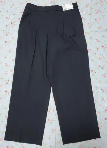 유니클로 턱 와이드 팬츠