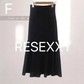 RESEXXY 리젝시 블랙 플레어 스커트