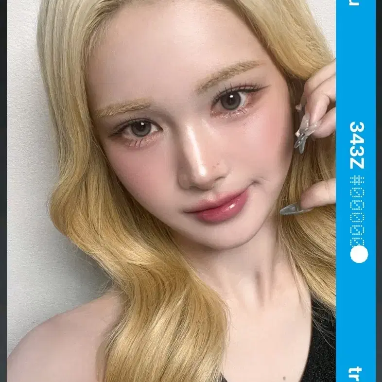 tripleS マユ MAKESTAR ペンササイン入りポラロイド tripleS マユ MAKESTAR ペンササイン入りポラロイド