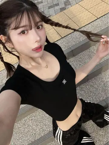 darich DD 크롭 티셔츠 블랙