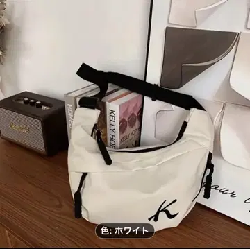 화이트 K 로고 메신저 백