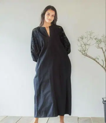 TICCA 티카 레이스 벌룬 슬리브 V 넥 원피스 블랙