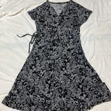 LAURA ASHLEY 플라워 프린트 원피스 사이즈 13