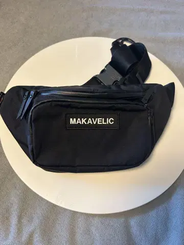 MAKAVELIC 마카벨릭 바디백