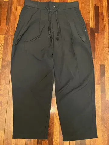 LI-NING 블랙 투 턱 드로우 스트링 와이드 팬츠