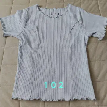 overE 멜로 와이드 골지 패널 컷 티셔츠 페일 블루 102