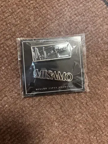 MISAMO Misterpiece 로고 핑