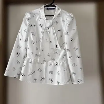 M'S GRACY 리본 무늬 프릴 블라우스