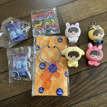 FANTASTICS 인형옷 키링 외