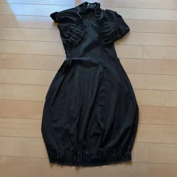 HIROKO BIS 블랙 컷 세련된 원피스!