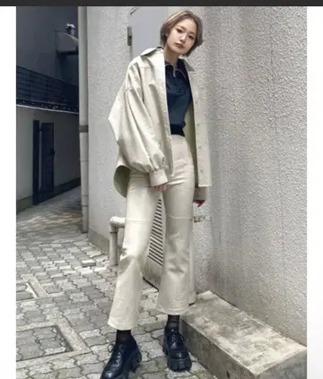 베이지 가죽 오버 사이즈 자켓