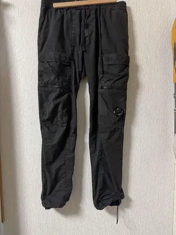 C.P. COMPANY 카고 팬츠