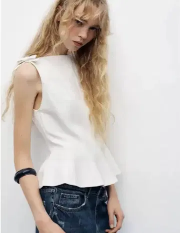 ZARA 페플럼 리본 탑 화이트 S 택 포함 미사용 새상품