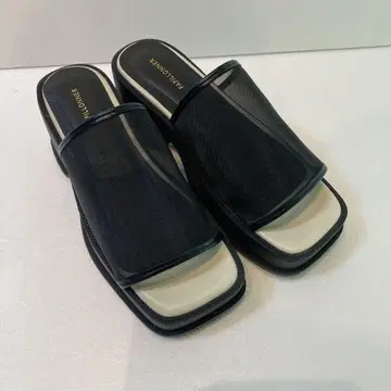 메쉬 오픈토 샌들