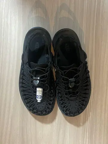 KEEN 킨 유니크 23.5 블랙 검정